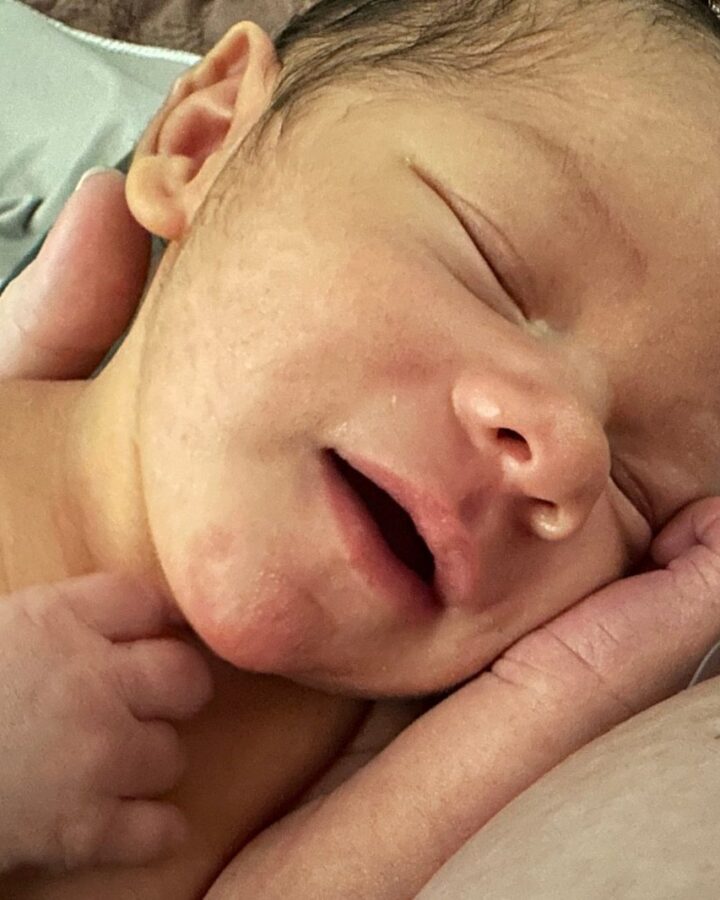 Is My Newborn Baby Getting Enough Milk? 5 Signs to Watch For